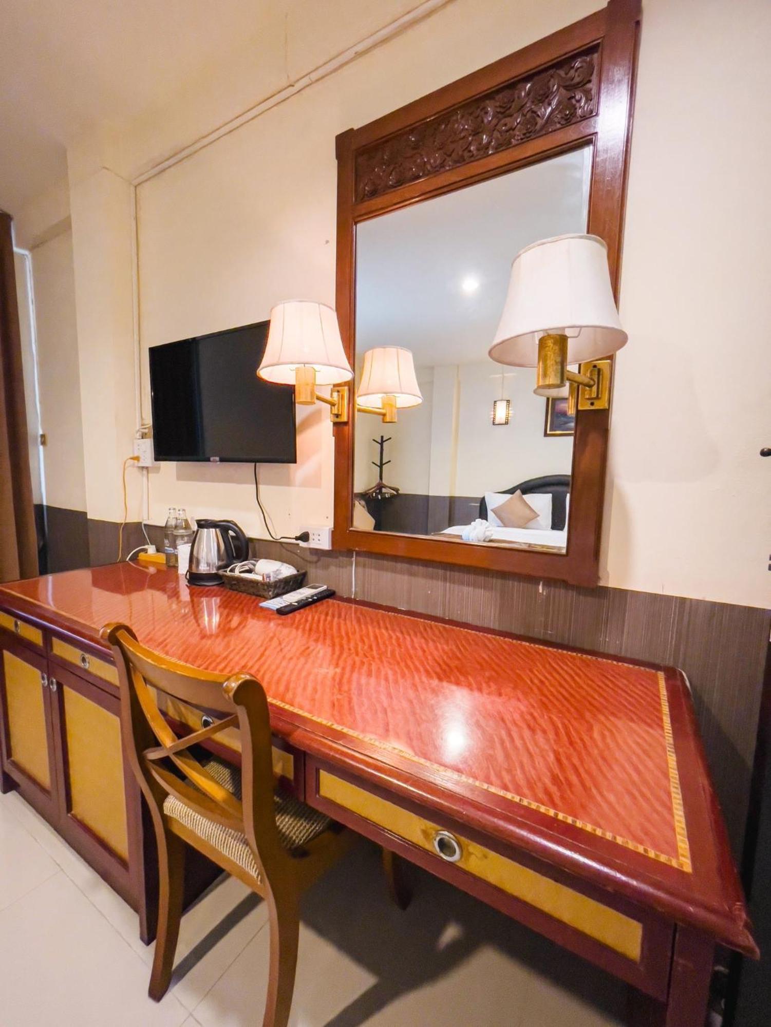 Baik Suite Bangkok Eksteriør billede