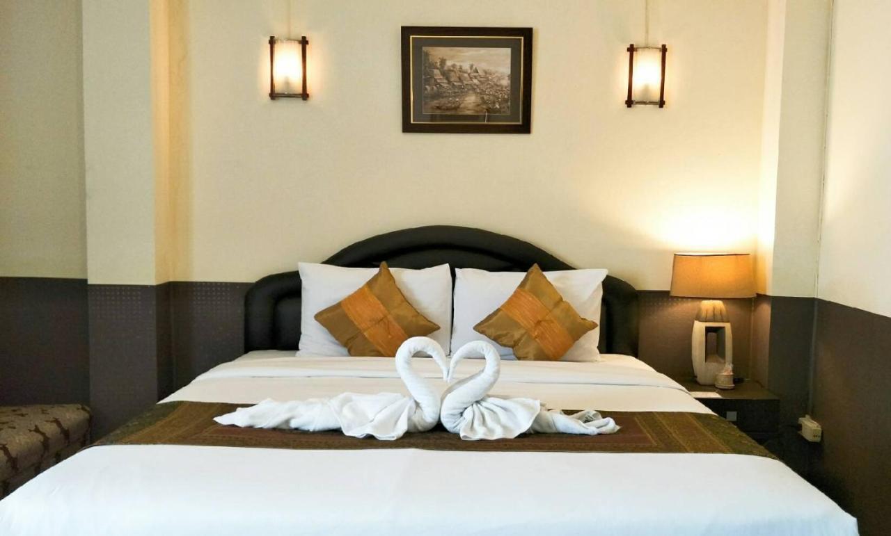 Baik Suite Bangkok Eksteriør billede